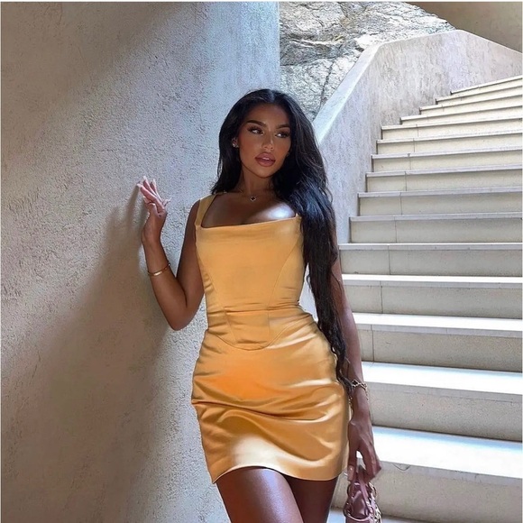 House of CB Enya Dress size Small - Picture 4 of 12